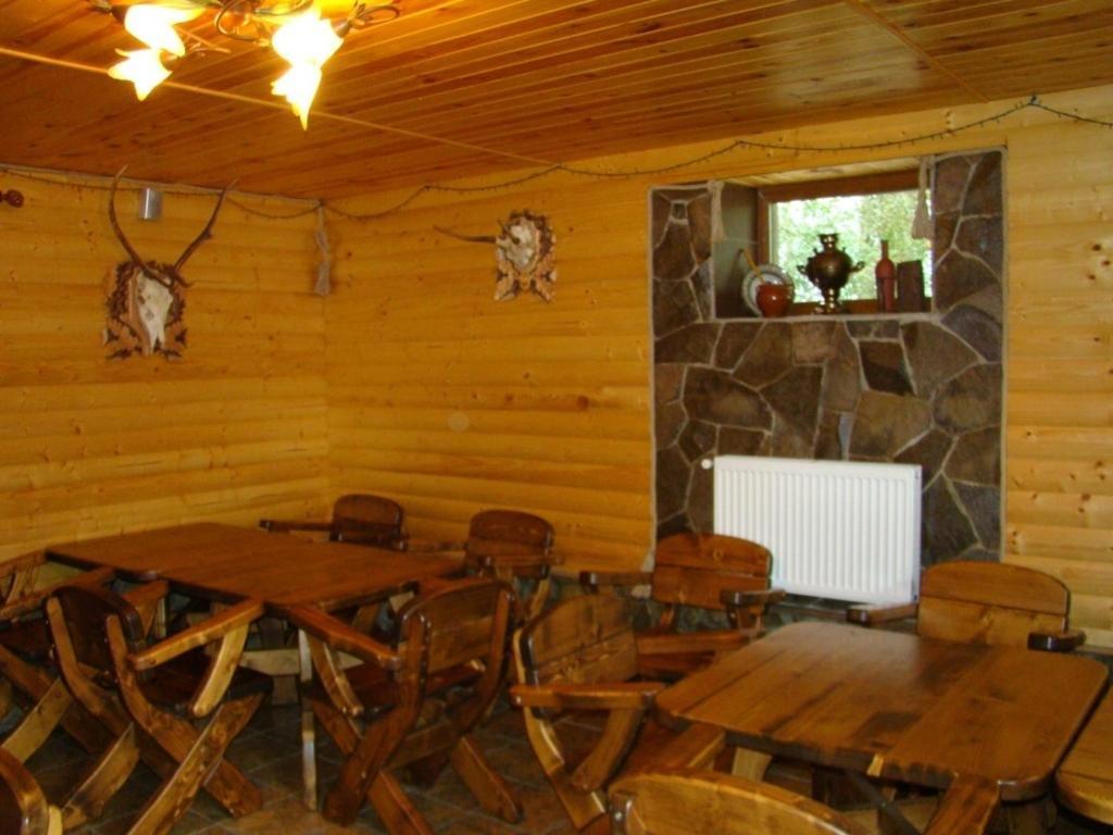 Na Velykim Hotel Yaremche Exterior photo