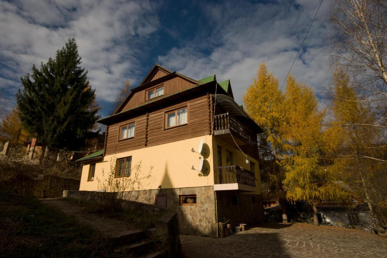 Na Velykim Hotel Yaremche Exterior photo