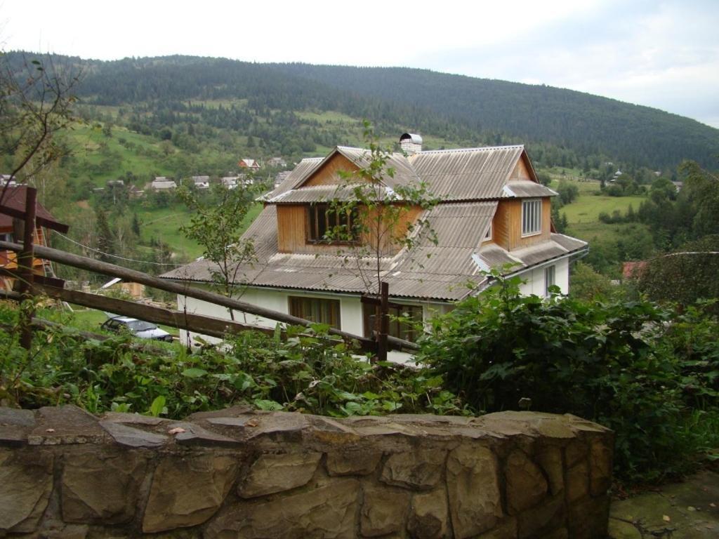Na Velykim Hotel Yaremche Exterior photo
